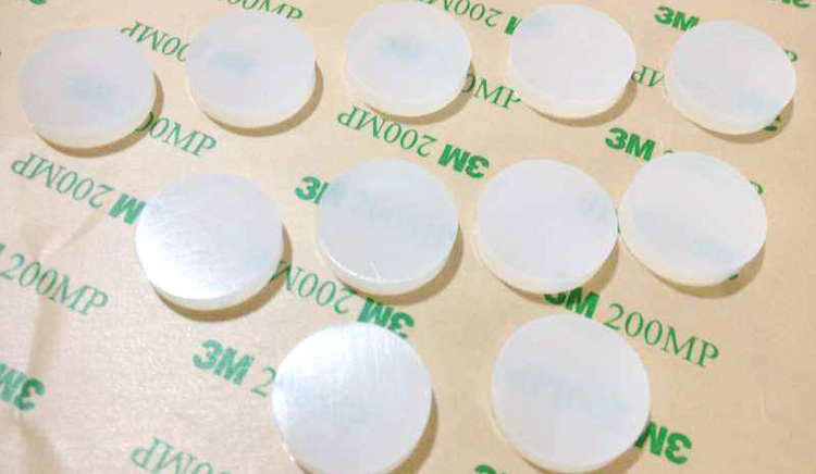 液態(tài)和固態(tài)硅膠做出來(lái)的產(chǎn)品有什么區(qū)別？